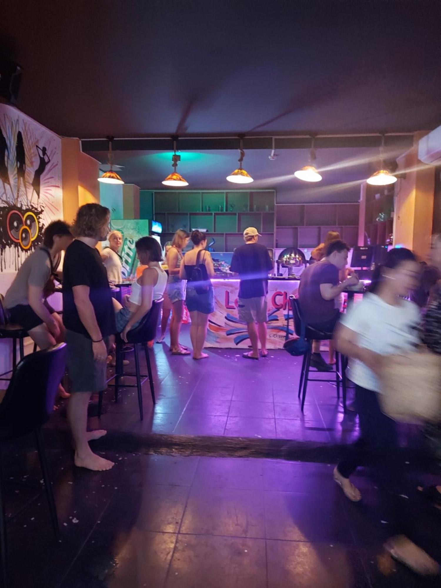 Saigon Rooftops Hostel Хошимин Екстериор снимка