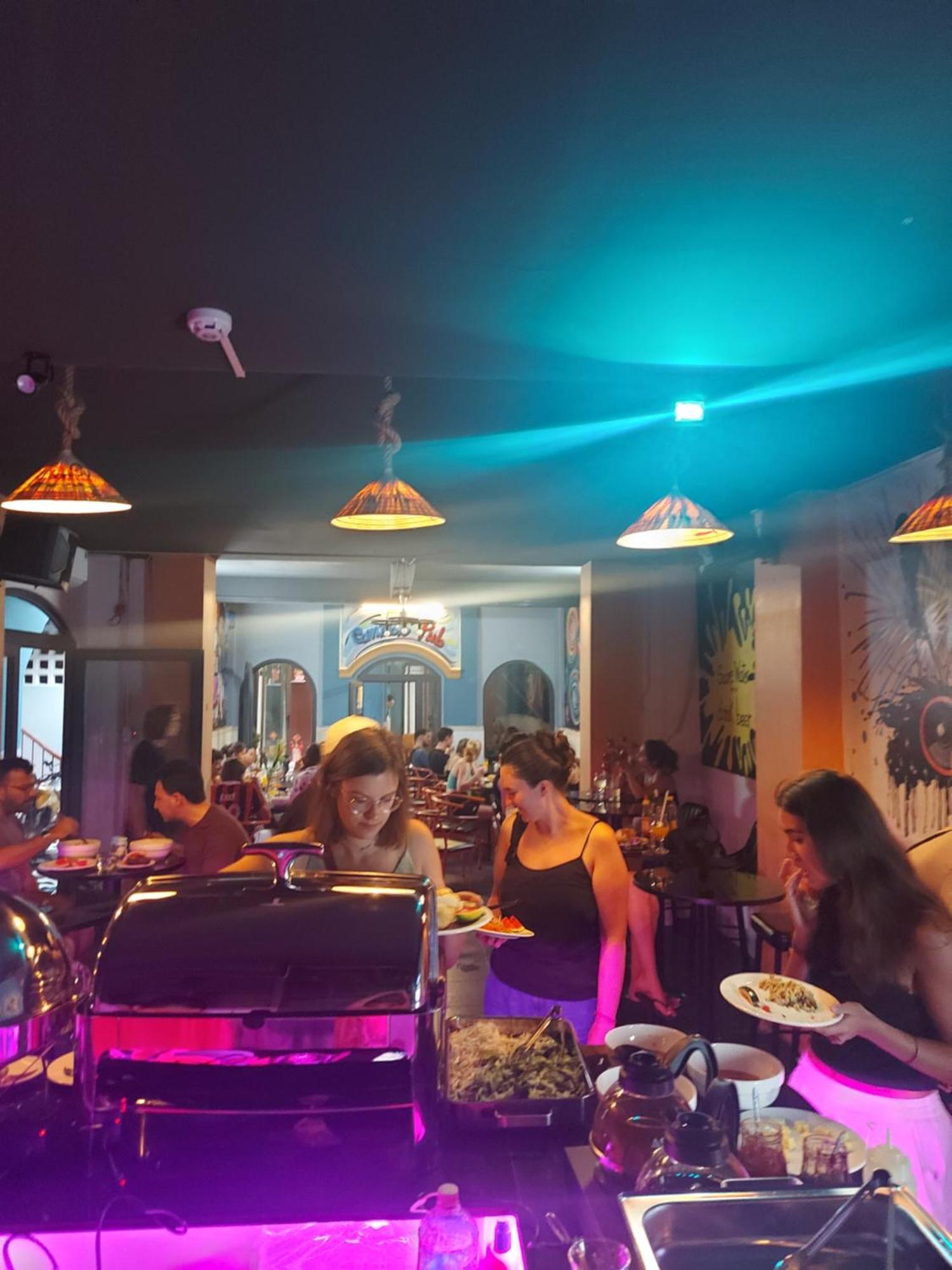 Saigon Rooftops Hostel Хошимин Екстериор снимка