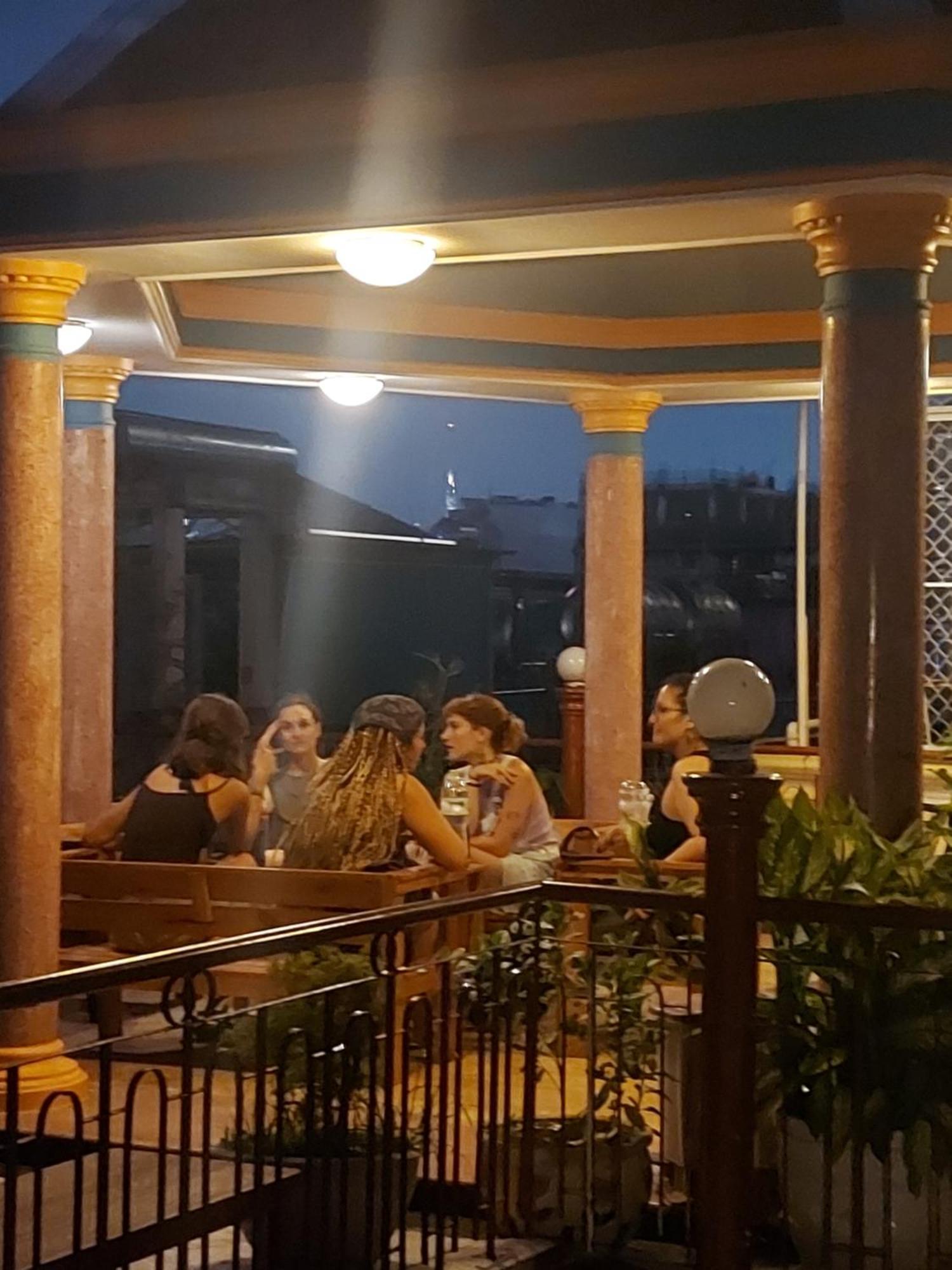 Saigon Rooftops Hostel Хошимин Екстериор снимка