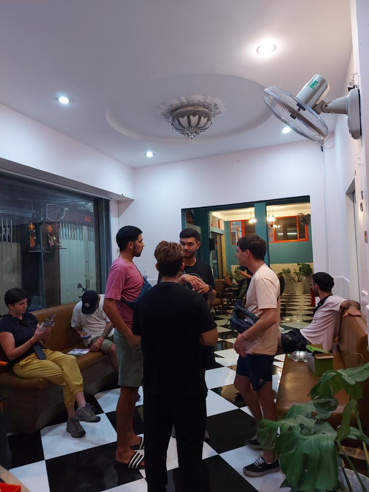 Saigon Rooftops Hostel Хошимин Екстериор снимка
