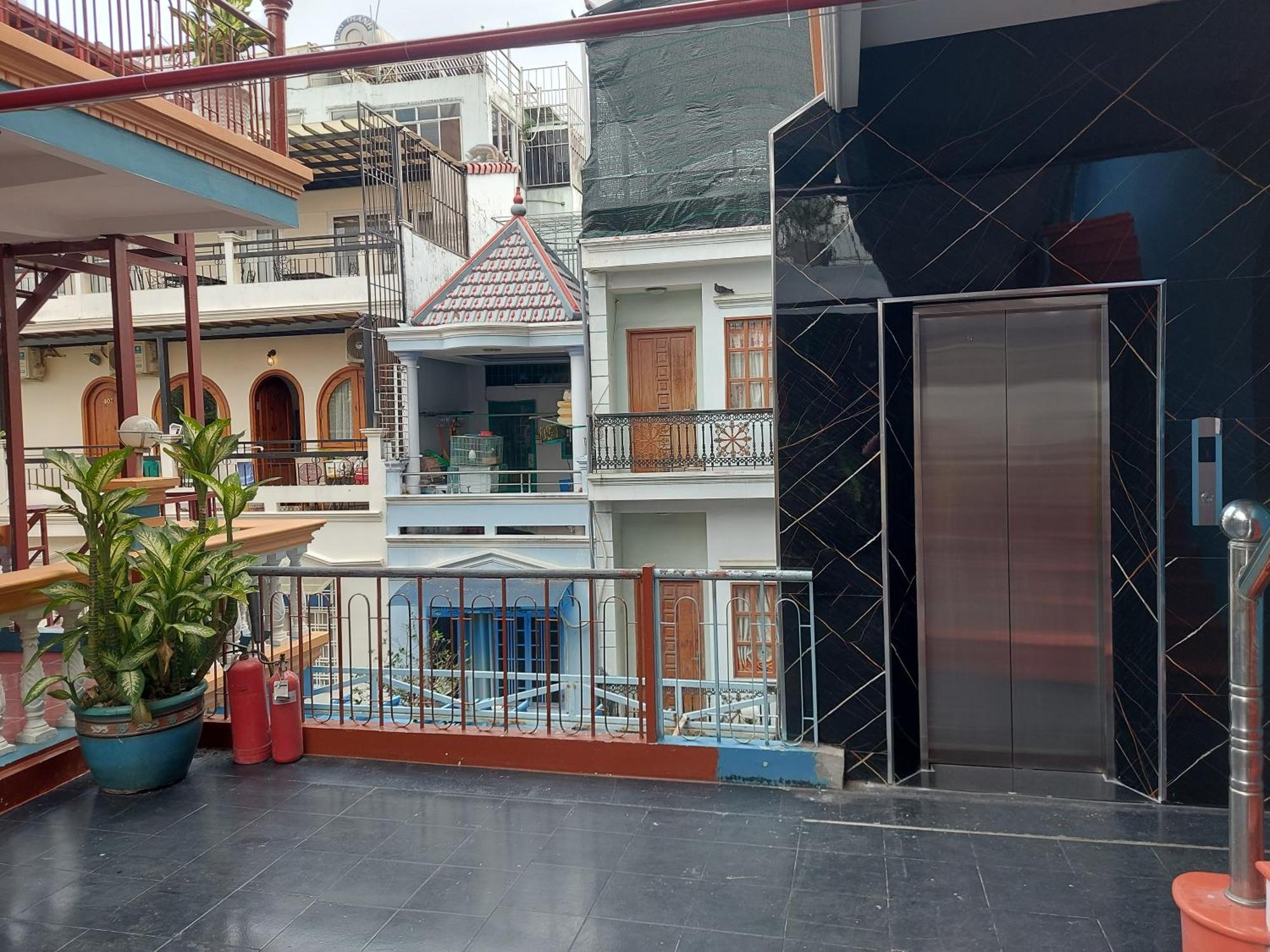 Saigon Rooftops Hostel Хошимин Екстериор снимка