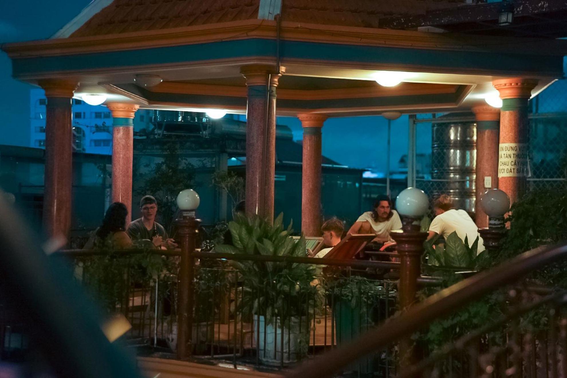 Saigon Rooftops Hostel Хошимин Екстериор снимка